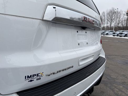 Used 2022 GMC Yukon XL SLT w/ SLT Luxury Package image 33