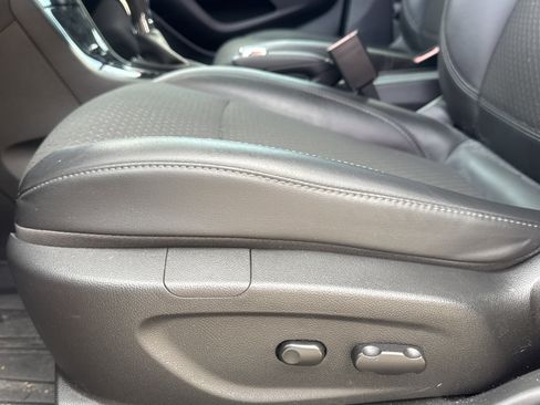 Used 2019 Buick Encore Preferred image 8