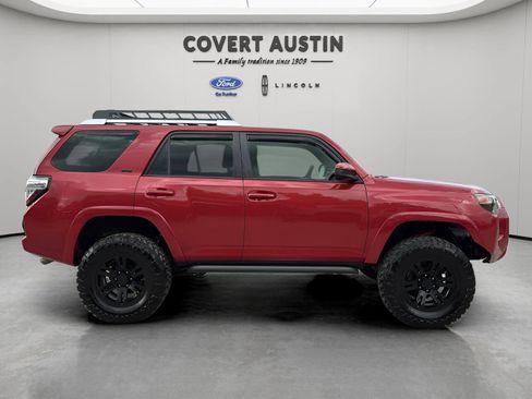 Used 2016 Toyota 4Runner SR5 AWD/4WD image 5