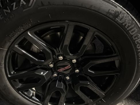 Used 2024 GMC Sierra 1500 Elevation image 8