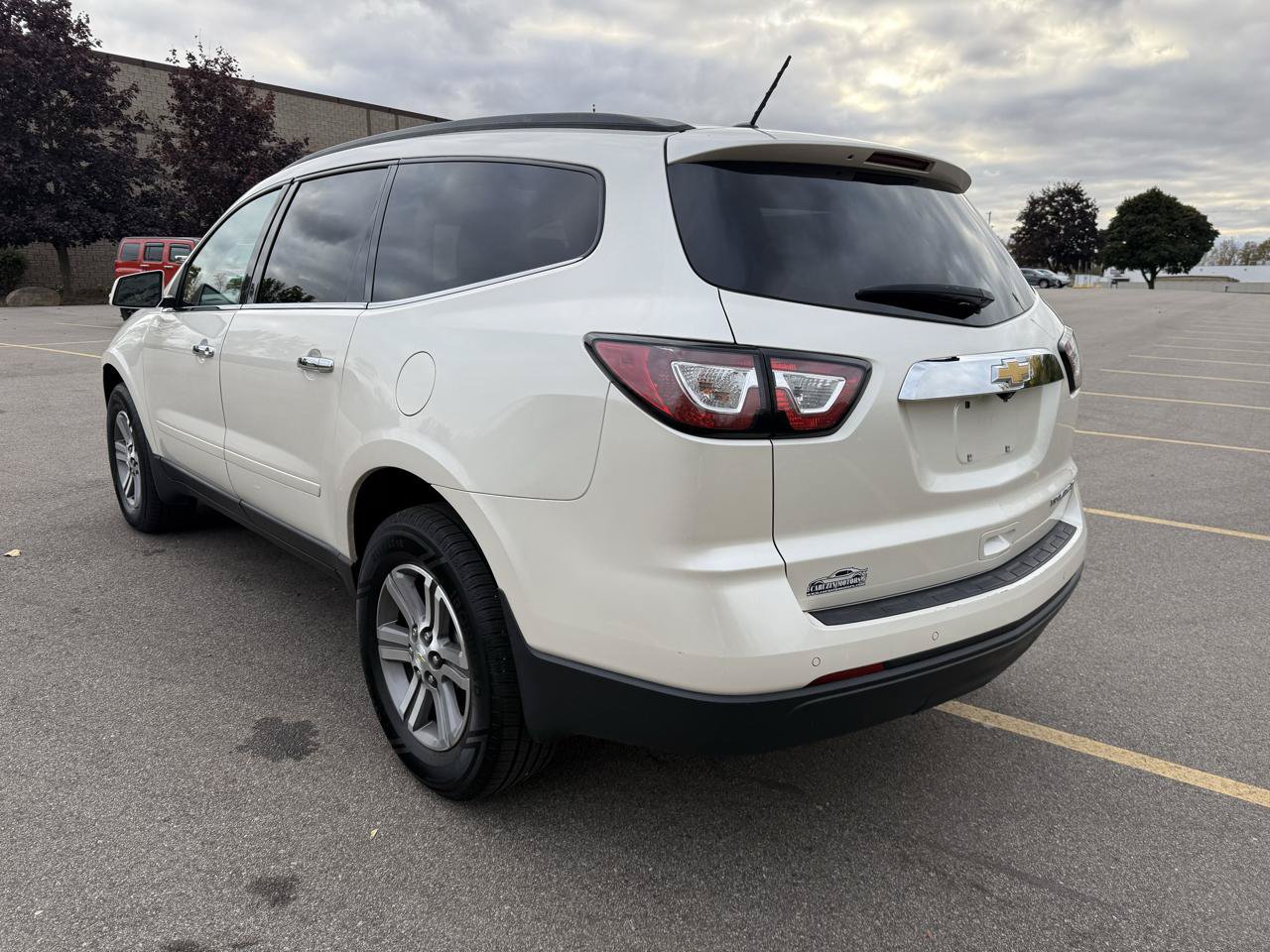 Used 2015 Chevrolet Traverse LT FWD image 7