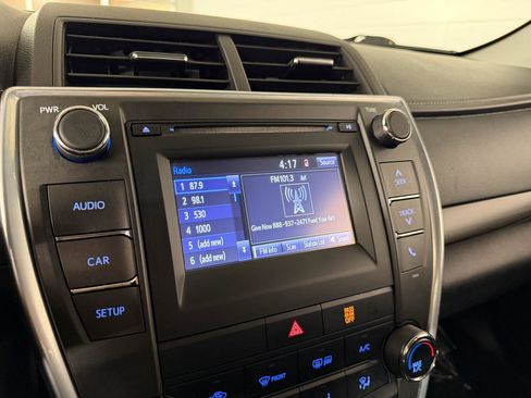 Used 2017 Toyota Camry LE FWD image 18