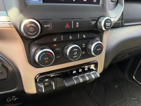 Used 2022 RAM 2500 Laramie AWD/4WD image 23