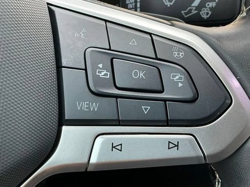 Used 2025 Volkswagen Atlas SE AWD/4WD image 31