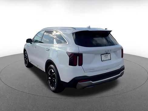 Used 2024 Kia Sorento S FWD image 11