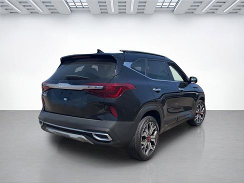 Used 2023 Kia Seltos SX w/ SX Sunroof Package AWD/4WD image 6