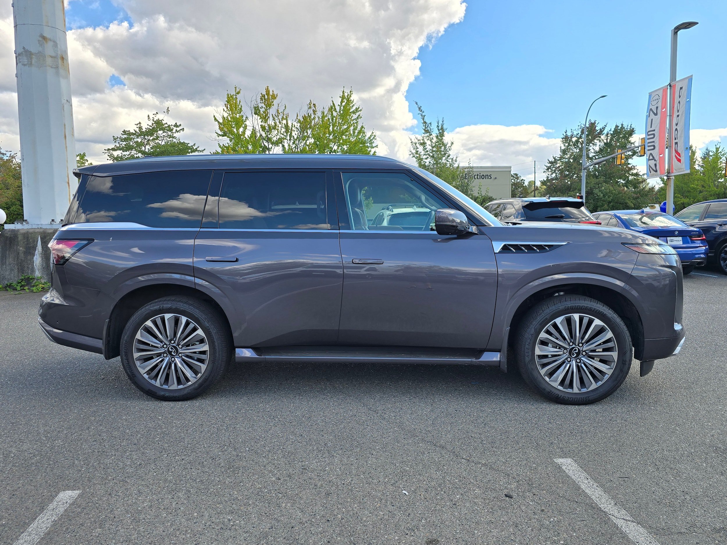 Used 2025 INFINITI QX80 Luxe AWD/4WD image 7