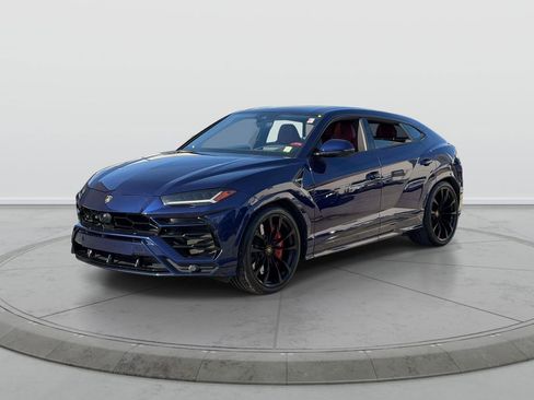 Used 2022 Lamborghini Urus AWD/4WD image 2