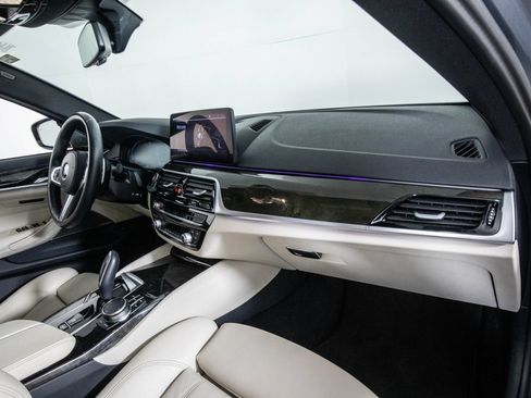 Used 2023 BMW 540i w/ M Sport Package RWD image 18