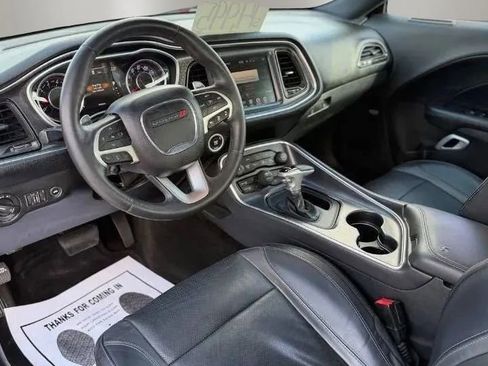 Used 2015 Dodge Challenger SXT Plus w/ Technology Group RWD image 7