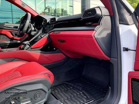 Used 2024 Lamborghini Urus S AWD/4WD image 14