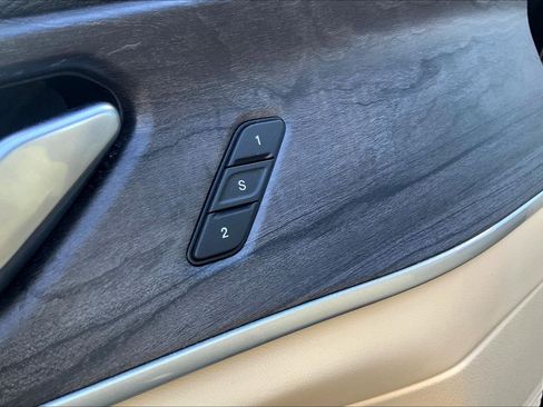 Used 2023 Jeep Grand Cherokee Limited image 32