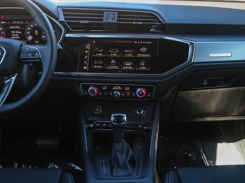 New 2025 Audi Q3 2.0T Premium image 18