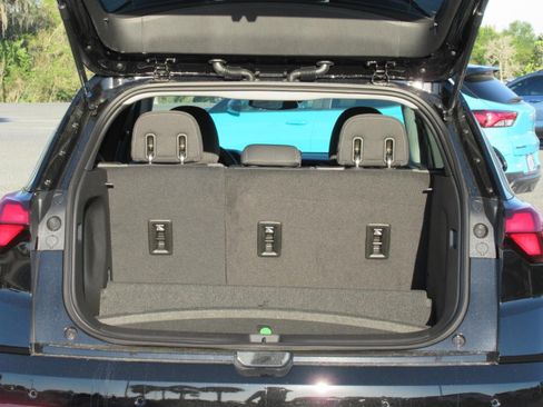 New 2027 Chevrolet Bolt LT w/ Comfort Package FWD image 27