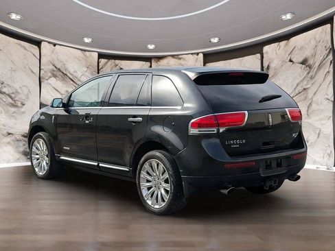 Used 2013 Lincoln MKX FWD image 6