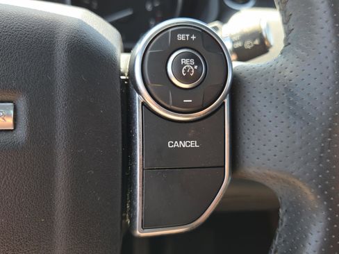 Used 2016 Land Rover Range Rover Sport SE AWD/4WD image 28
