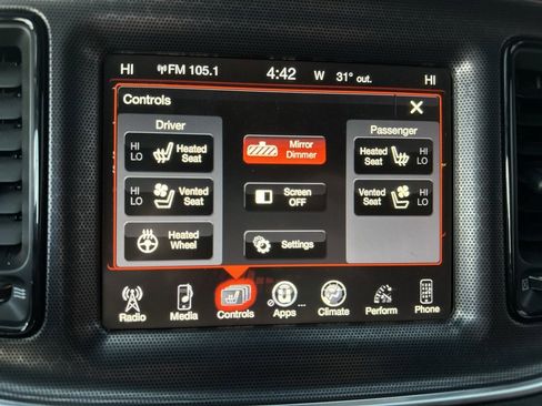 Used 2015 Dodge Challenger SRT w/ Technology Group image 21