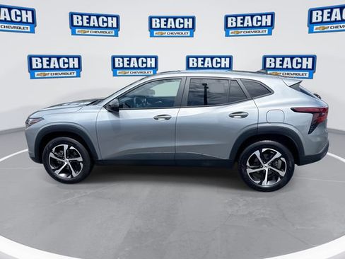 Used 2024 Chevrolet Trax RS w/ Driver Confidence Package FWD image 5