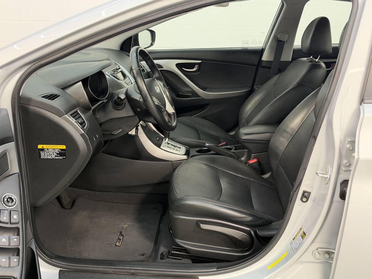 Used 2011 Hyundai Elantra Limited FWD image 16