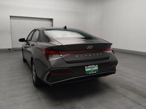 Used 2025 Hyundai Elantra SE FWD image 5