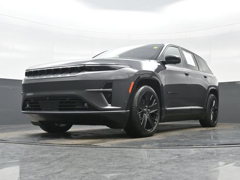 Used 2024 Jeep Wagoneer Launch Edition image 25