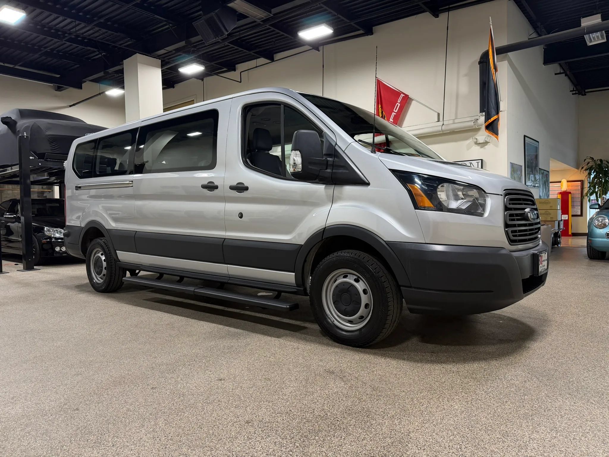 Used 2018 Ford Transit 350 XL RWD image 3