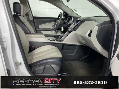 Used 2015 Chevrolet Equinox LS image 32