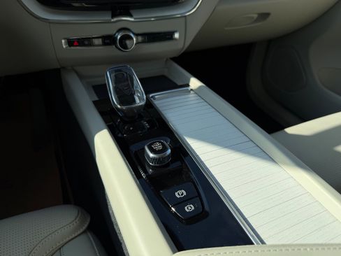 New 2026 Volvo XC60 B5 Ultra w/ Climate Package image 13