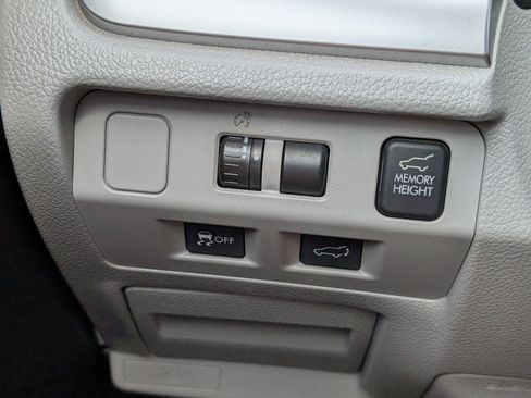 Used 2015 Subaru Forester 2.5i Touring w/ Eyesight & Navigation System AWD/4WD image 19