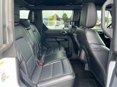 Used 2025 Ford Bronco Outer Banks AWD/4WD image 25