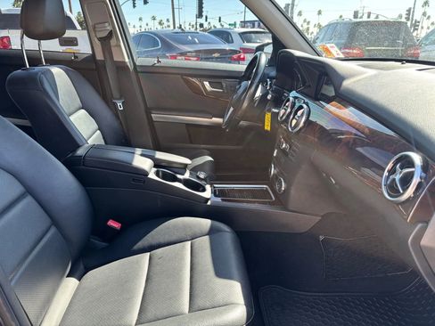 Used 2015 Mercedes-Benz GLK 350 2WD image 25