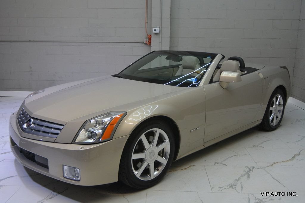 Used 2006 Cadillac XLR RWD image 5