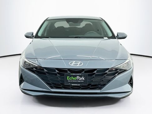 Used 2022 Hyundai Elantra SEL FWD image 2
