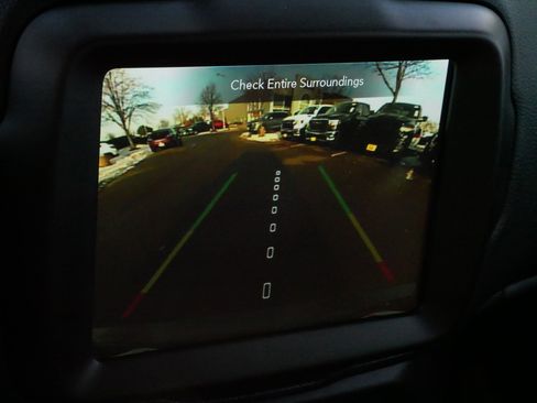 Used 2023 Jeep Renegade Trailhawk w/ Trailhawk Elite Group image 31