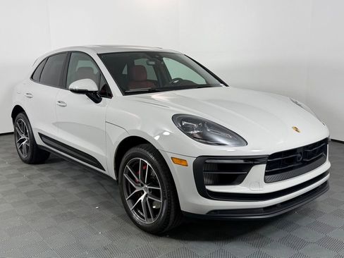Certified 2024 Porsche Macan S AWD/4WD image 9