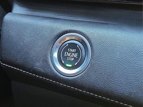 Used 2021 Cadillac Escalade Sport w/ Driver Assist Tech Package image 30