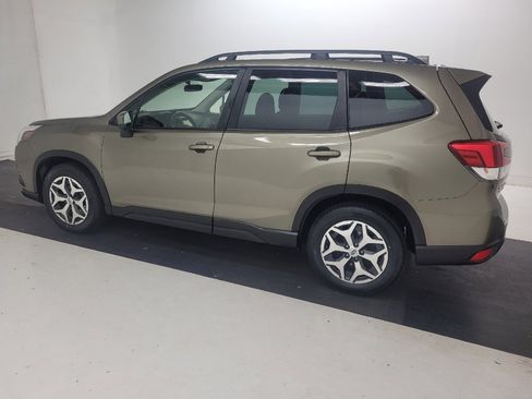 Used 2023 Subaru Forester Premium AWD/4WD image 3