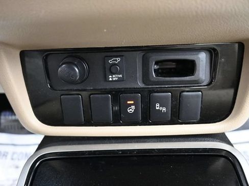 Used 2018 Mitsubishi Outlander GT AWD/4WD image 17