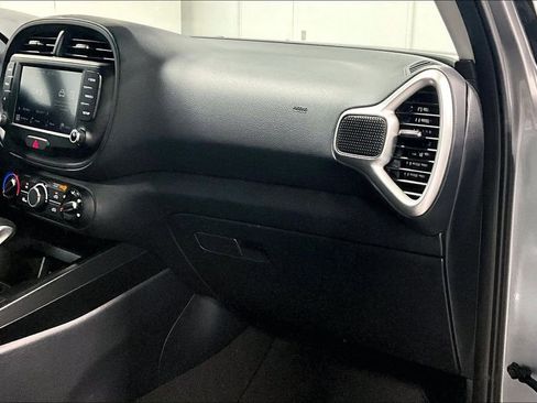 Used 2025 Kia Soul LX w/ LX Technology Package image 19