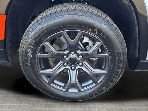 New 2026 Jeep Grand Wagoneer Limited w/ Rear Seat Video Group I image 45