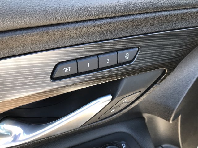 Certified 2024 GMC Terrain SLT FWD image 34