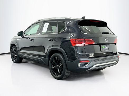 Used 2023 Volkswagen Taos SE w/ Panoramic Sunroof Package AWD/4WD image 5