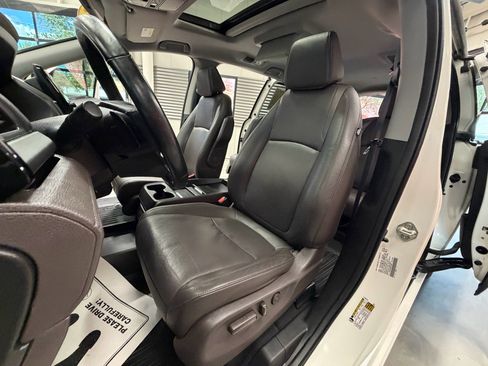 Used 2019 Honda Odyssey Elite image 9