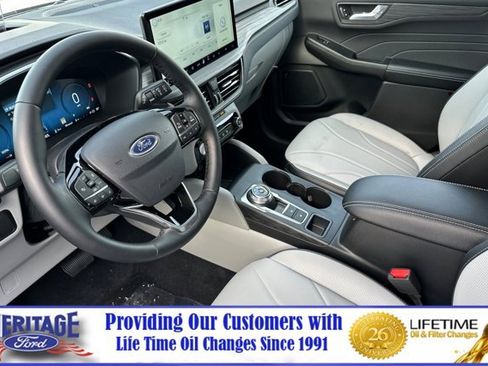 New 2025 Ford Escape SE w/ PHEV Premium Package image 7