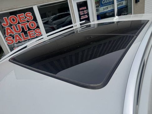 Used 2011 Cadillac SRX Luxury FWD image 12