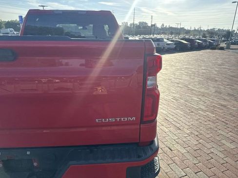 Used 2020 Chevrolet Silverado 1500 Custom w/ Custom Value Package AWD/4WD image 11