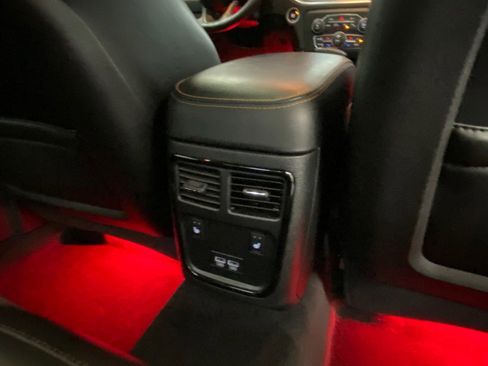 Used 2018 Dodge Charger R/T image 40