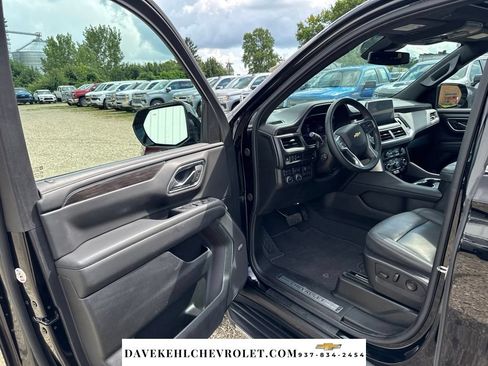 Used 2024 Chevrolet Tahoe LT w/ LT Signature Package AWD/4WD image 9