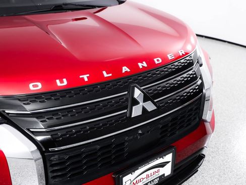 Used 2022 Mitsubishi Outlander ES AWD/4WD image 4