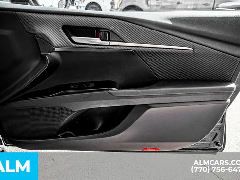 Used 2025 Toyota Camry SE image 47